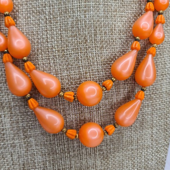 Vintage 70s Bright Double Strand Coral Orange Moonglow Lucite and Glass Necklace - Picture 6 of 9